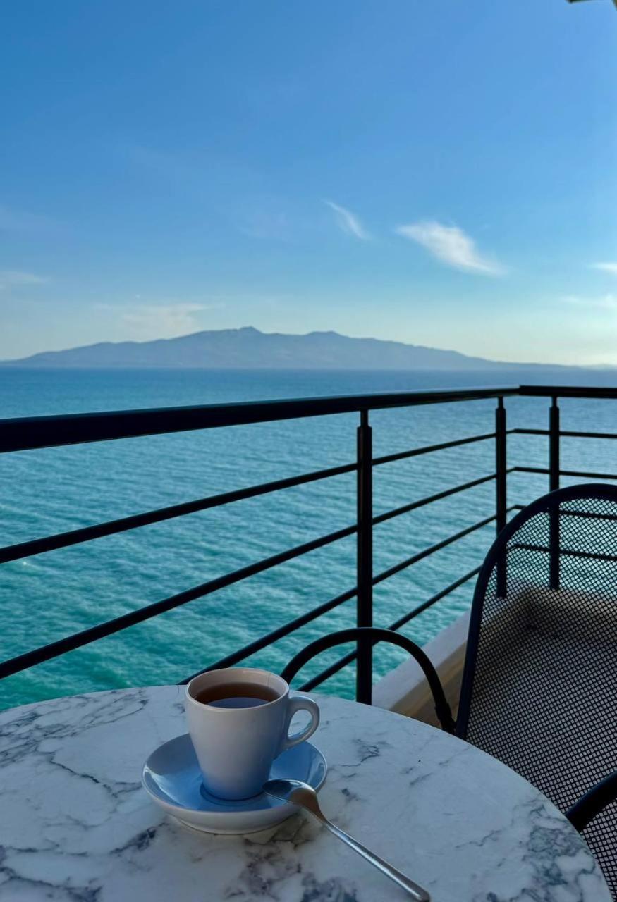 Appartement Viola Sea View Penthouse à Saranda Extérieur photo